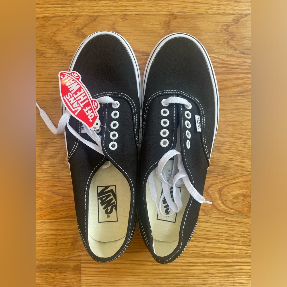Vans unisex sneakers nwt womens 10.5 mens 9